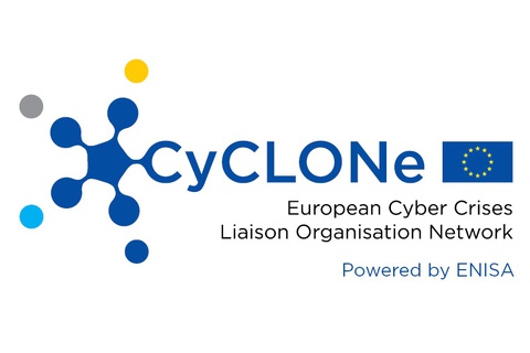 a logo CyCLONe